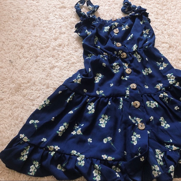 Frilly dress 🦋 - Picture 5 of 9